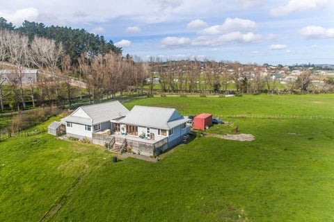 17A PIPITIWAI DR, Helensville, Helensville