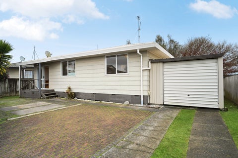 20B Lloyd Drive, Nawton, Hamilton