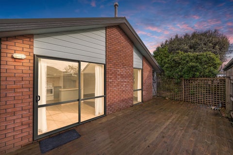 38 Maple Crescent, Richmond