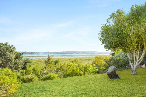 28 Dawnhaven Drive, Te Atatu Peninsula, Auckland