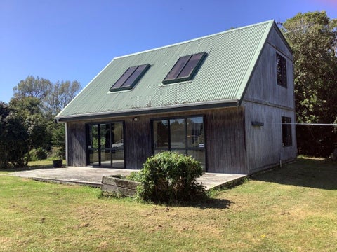 2 Moss Lane, Raumati Beach, Paraparaumu
