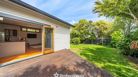 143 Whites Line, WAIWHETU, LOWER HUTT