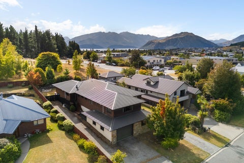 4 Hillview Place, Wanaka