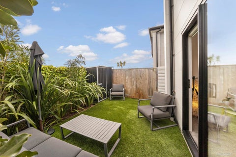 4/80 Awaroa Road, Sunnyvale, Auckland