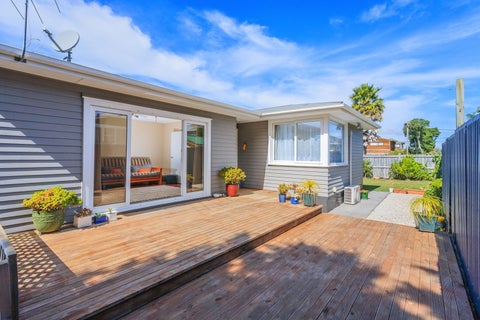 106C Chivalry Road, Glenfield, Auckland