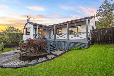 1/6 Juneau Place, Glendene, Auckland