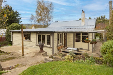 16 Wellington Street, Enfield, Oamaru