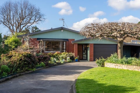 11 Fleetwood Grove, Waikanae