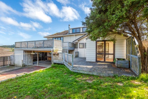 122 Discovery Drive, Whitby, Porirua