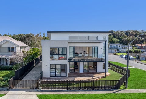 58 The Esplanade, Eastern Beach, Auckland