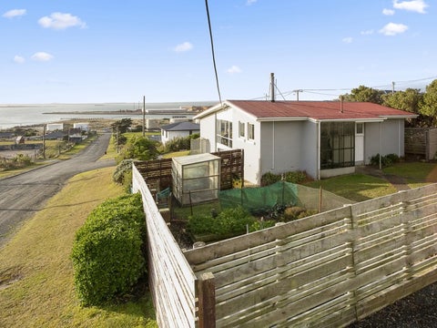 372 Barrow Street, Bluff