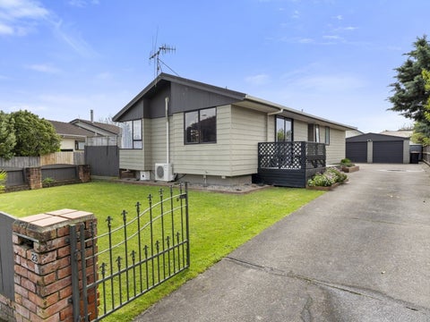 23 Peppertree Glade, Kelvin Grove, Palmerston North