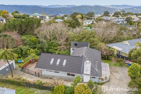 57 Poto Road, Normandale, Lower Hutt