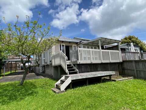 2/122 St Johns Road, Meadowbank, Auckland