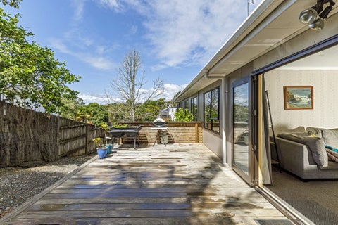 17 Jenanne Place, Totara Vale, Auckland
