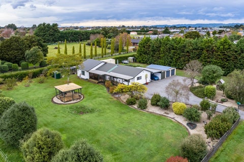 74 Charles Street, Carterton