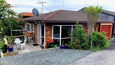 4/74 West Coast Road, Glen Eden, Auckland