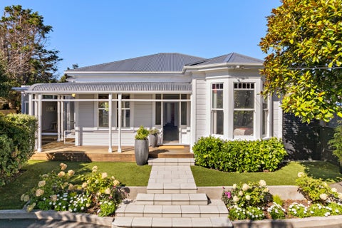 69 Creswick Terrace, Northland, Wellington