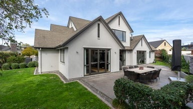 2 Durham Heights, Flagstaff, Hamilton