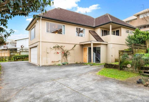 27 Lobelia Rise, Goodwood Heights, Auckland