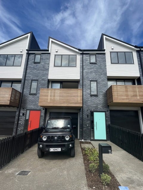 35 Holystone Road, Whitby, Porirua