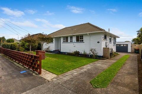 11 Karaka Street, Merrilands, New Plymouth