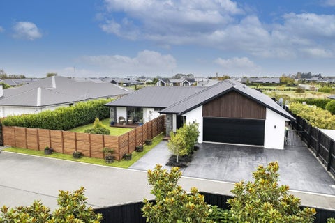 8 Carnaveron Drive, Lincoln, Lincoln