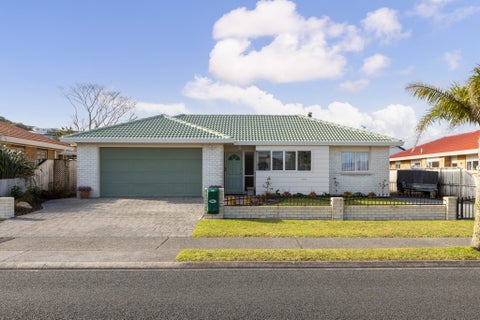 90 Lakeside Drive, Orewa, Orewa