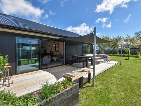 8 Brown Avenue, Carterton