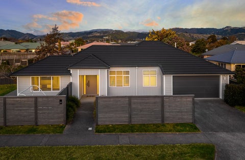 155 Guildford Drive, Paraparaumu Beach, Paraparaumu