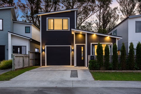 3C Breakwater Way, Whitby, Porirua