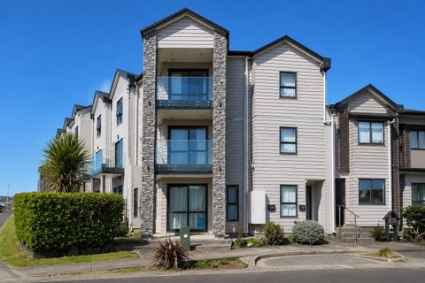 3/7 Wallson Crescent, Wiri, Auckland