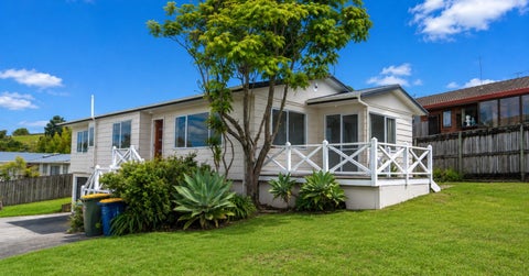 11 Worthington Place, West Harbour, Auckland