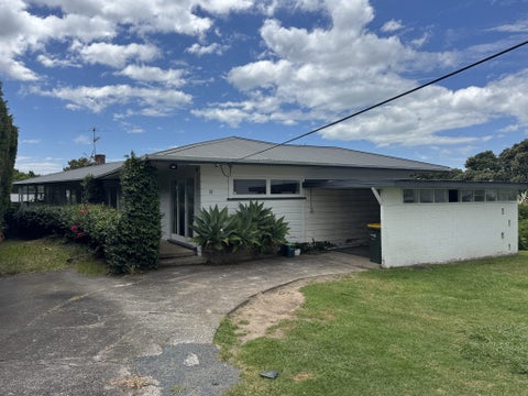 27 Heath Avenue, Northcote, Auckland