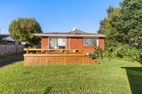 1/4A Manuka Road, Glenfield, Auckland