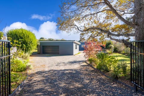141 Alexander Road, Raumati Beach, Paraparaumu