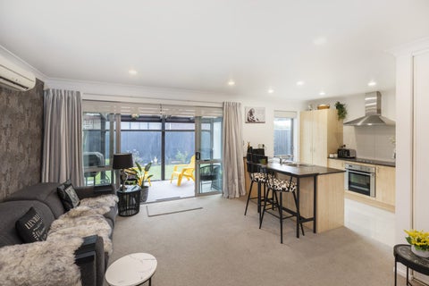 2/335 Main South Road, Hornby, Christchurch