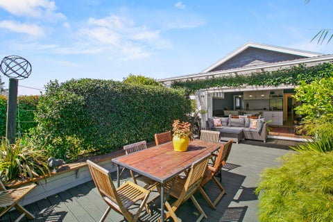 76 BARRETT ST, Westown, New Plymouth 