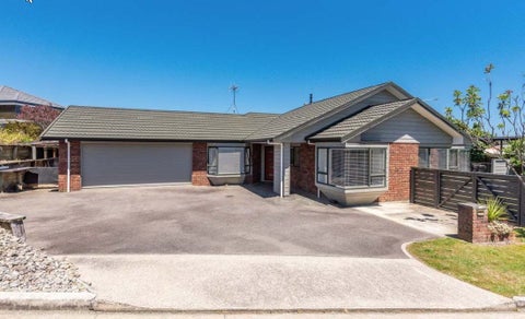 125 Realm Drive, Paraparaumu