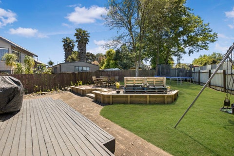 2/11 Dalmahoy Place, Wattle Downs, Auckland