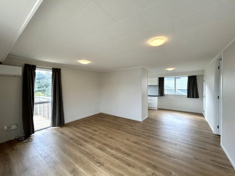2/127 Spinella Drive, Bayview, Auckland
