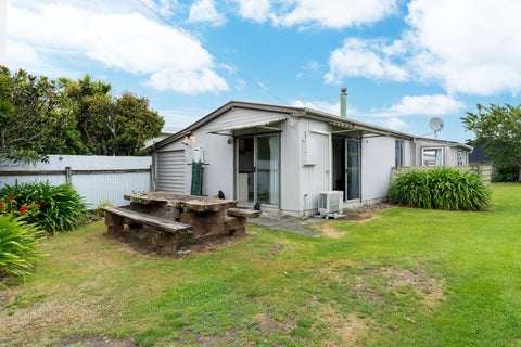 33 Kiharoa Street, Otaki Beach, Otaki