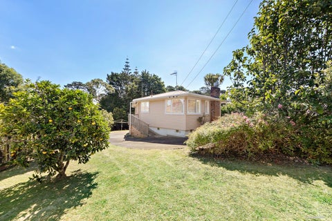 2 Lucknow Place, Blockhouse Bay, Auckland