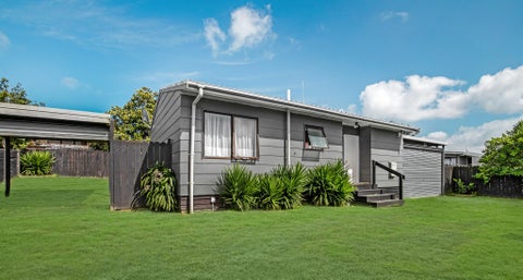 1/9 Maplesden Drive, Clendon Park, Auckland