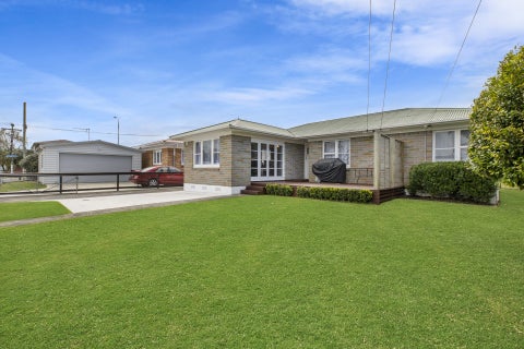 1/4 Royal Arch Place, Rosehill, Papakura