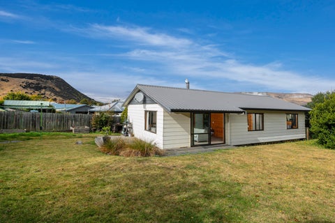 16 Achilles Place, Wanaka