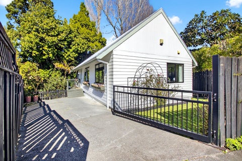 2/43 Sabulite Road, Kelston, Auckland