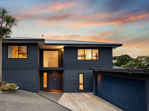 17A Rangitoto Terrace, Milford, Auckland