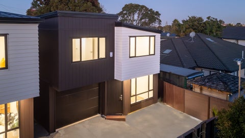 24F Roberts Road, Glenfield, Auckland