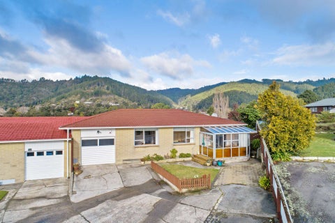 2/57 Sunbrae Drive, Silverstream, Upper Hutt